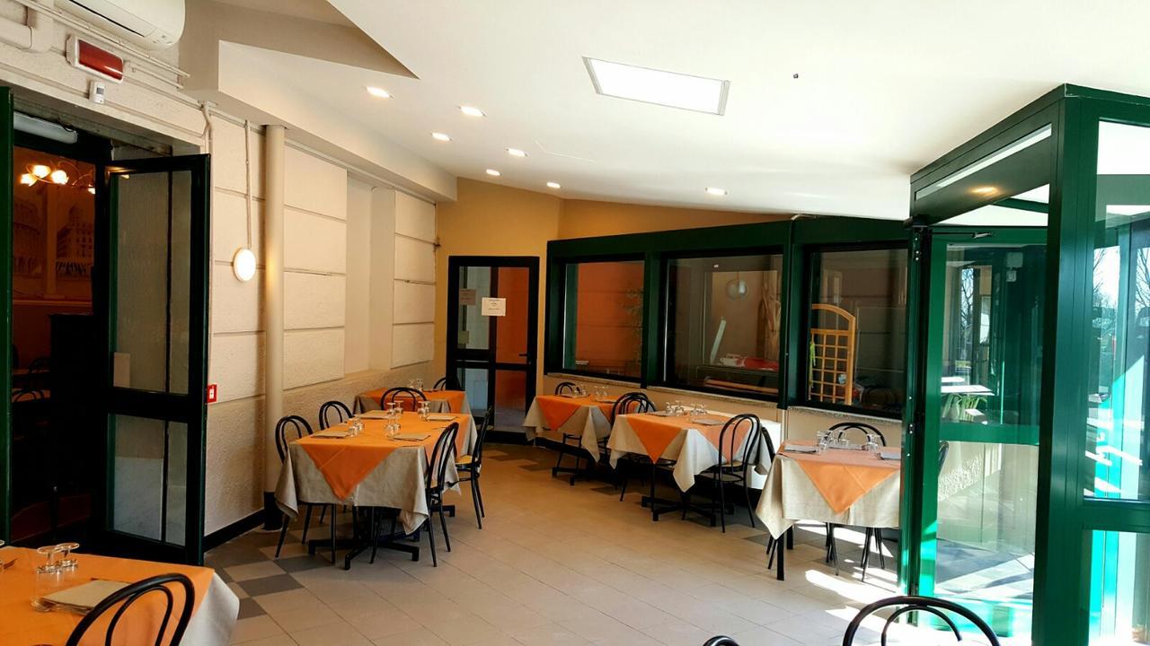 德尔佩莱格里诺酒店 Ceranesi 外观 照片